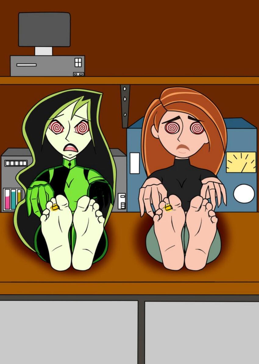 HypnoHub - barefoot disney feet femsub green hair hypnotic accessory kim  possible kim possible (series) red hair shego spiral eyes symbol in eyes  toe ring zombie walk | 40203