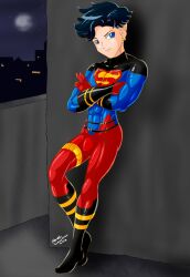 abs black_hair blue_eyes dc_comics earrings ghost halloween jewelry male_only malesub short_hair smile super_hero superboy whitt yaoi rating:Safe score:12 user:MultiLimbedXeno