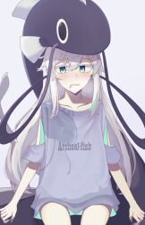 blue_eyes blush collarbone corr_2 drool empty_eyes femsub humor hypnotic_creature hypnotic_tentacle long_hair long_nails multicolored_hair original simple_background story t-shirt tentacle_in_ear tentacles thigh_gap white_background